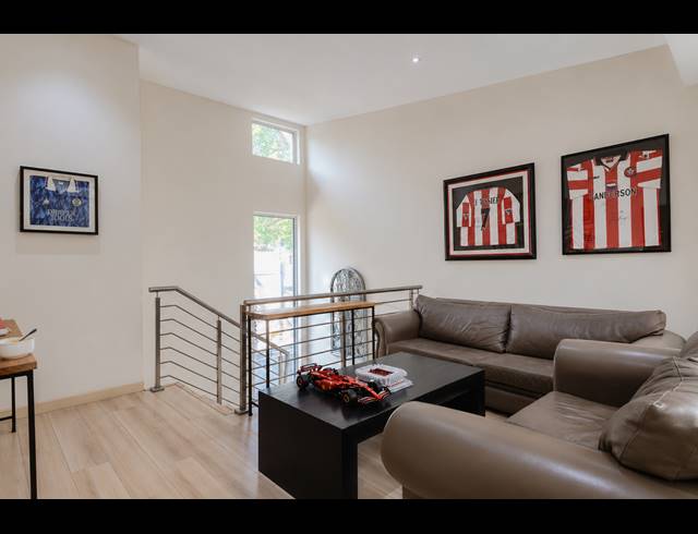 2 BEDROOM TOWNHOUSE FOR SALE IN BRYANSTON